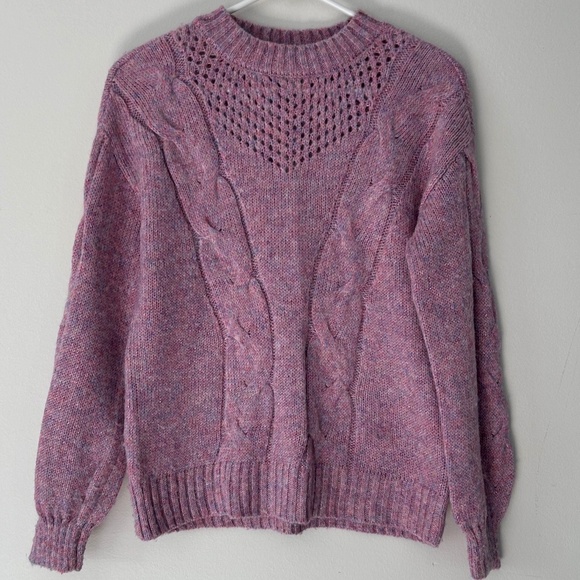 🍂Beautiful Cable Knit Sweater - Picture 1 of 12